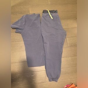 Women’s Scrubs Set